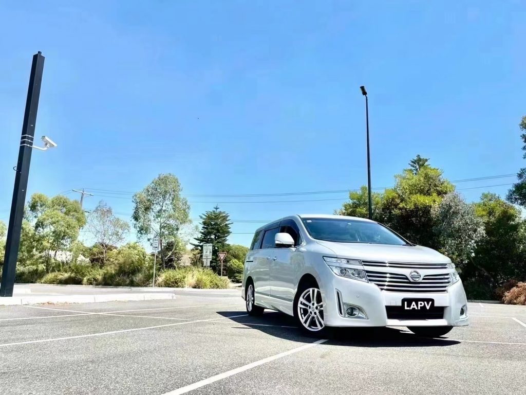 2010 Nissan Elgrand 3.5L V6 Highway Star PE52